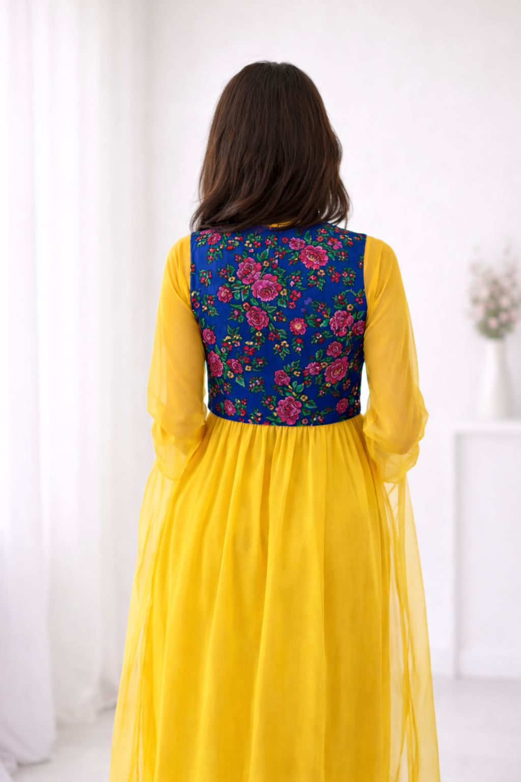 Traditional Kurdish clothing. Kurdish vest with flowers